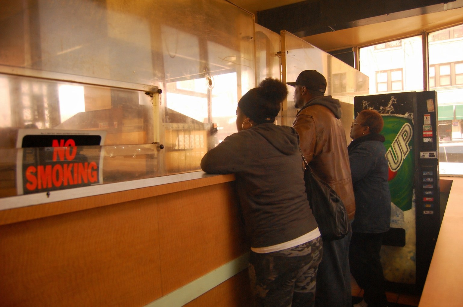 Lem's Bar-B-Q — rib tips and hot links from the aquarium smoker